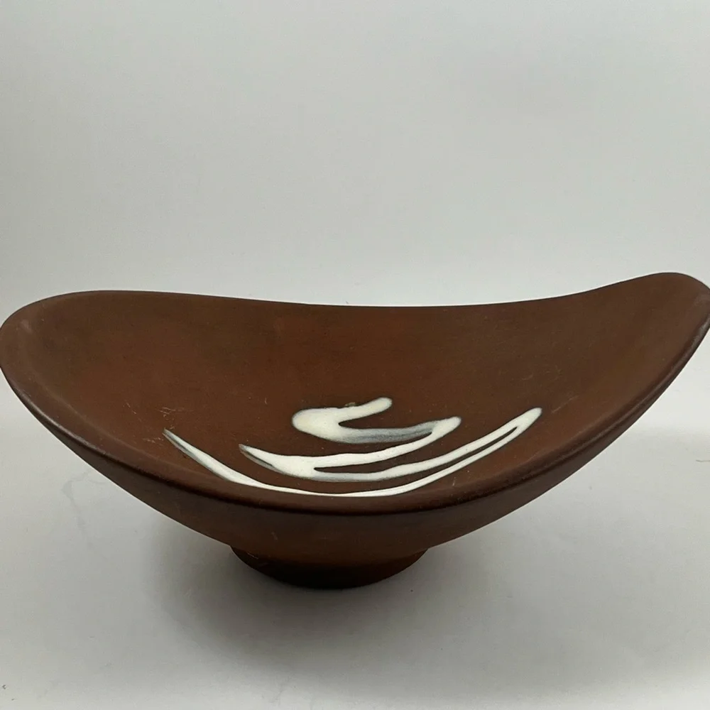 Mid-Century Modern Studio Pottery Freeform Bowl – Signed & Dated 1959